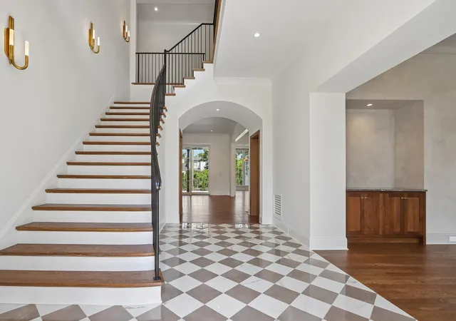 Photo 3 of Mansion for sale at 1000 Stonewall Dr, Nashville, TN 37220 | MLS# 3594587 | Listing updated on 2026-10-02