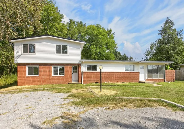 Photo 3 of Multi family home for sale at 150 Pembroke Oak Grv Rd, Oak Grove, KY 42262 | MLS# 3595876 | Listing updated on 2026-10-13