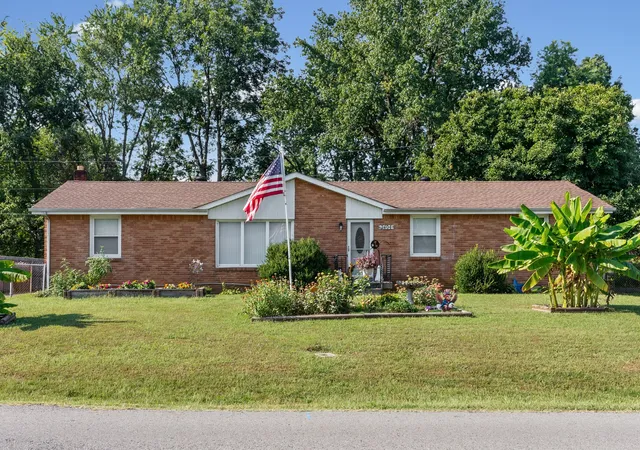 Photo 1 of Single family home for sale at 2404 Green Acres Dr, Clarksville, TN 37042 | MLS# 3596185 | Listing updated on 2026-10-24