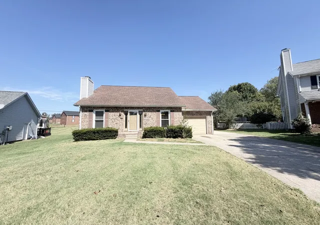 Photo 1 of Single family home for sale at 1819 Bourne Cir, Clarksville, TN 37043 | MLS# 3594583 | Listing updated on 2026-10-01