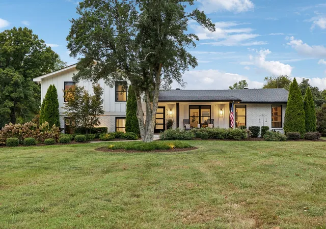 Photo 3 of Single family home for sale at 513 Mansion Dr, Brentwood, TN 37027 | MLS# 3594629 | Listing updated on 2026-10-05