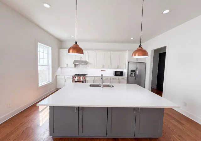 Photo 2 of Single family home for sale at 5301 Pennsylvania Ave, Nashville, TN 37209 | MLS# 3594593 | Listing updated on 2026-10-01