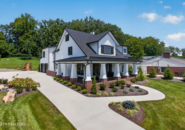 Single family home for sale at 1521 Cherokee Blvd, Knoxville, TN 37919 | MLS# 3594669