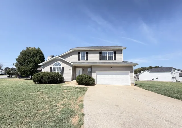 Photo 1 of Single family home for sale at 3782 Man O War Blvd, Clarksville, TN 37042 | MLS# 3594607 | Listing updated on 2026-10-29