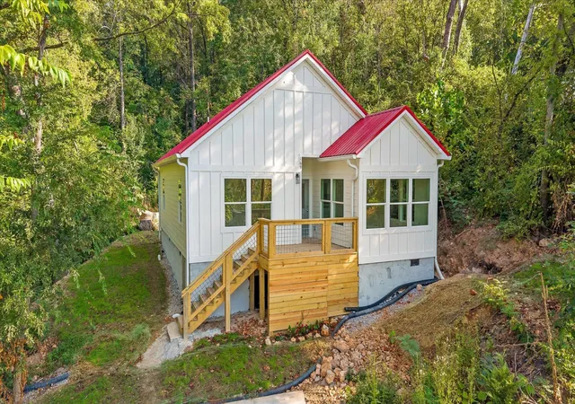 Photo 2 of Single family home for sale at 169 Dal Brown Rd, Chattanooga, TN 37405 | MLS# 3594613 | Listing updated on 2026-09-25