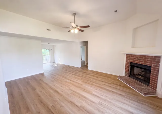 Photo 3 of Sale Pending at 2613 Matchstick Pl, Spring Hill, TN 37174 | MLS# 3594627 | Listing updated on 2026-10-08