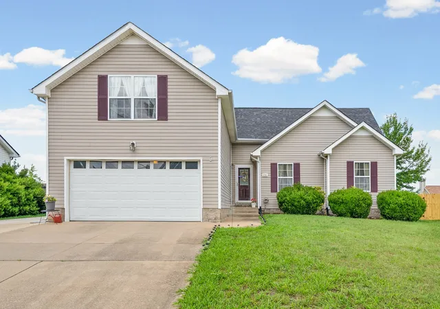 Single family home for sale at 3795 Madeline Ct, Clarksville, TN 37042 | MLS# 3595310