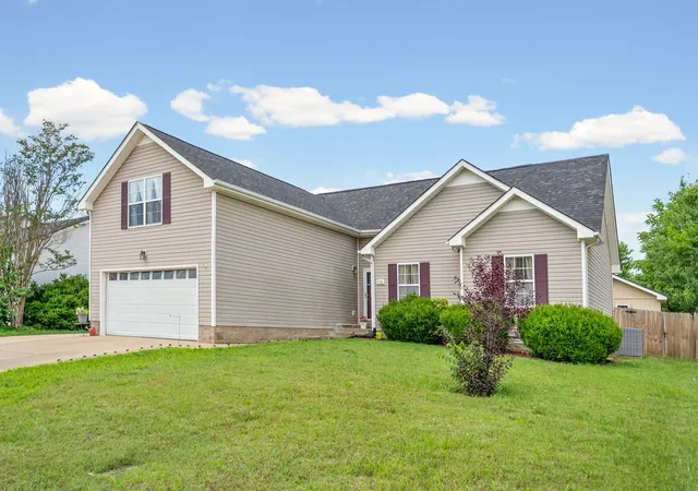 Photo 2 of Single family home for sale at 3795 Madeline Ct, Clarksville, TN 37042 | MLS# 3595310 | Listing updated on 2026-09-19