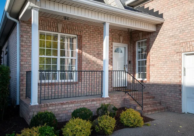 Photo 2 of Single family home for sale at 113 Belmont Cir, Hendersonville, TN 37075 | MLS# 3610209 | Listing updated on 2026-10-02