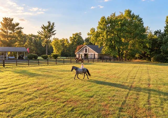 Photo 3 of House for sale at 160 Lancaster Dr, Franklin, TN 37064 | MLS# 3596415 | Listing updated on 2026-10-04