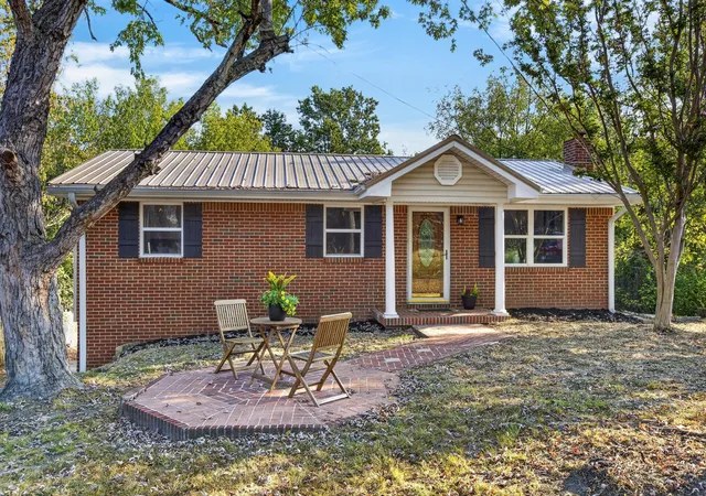Photo 2 of Single family home for sale at 1217 Crest Dr Se, Cleveland, TN 37311 | MLS# 3594704 | Listing updated on 2026-09-21
