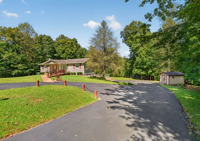 Photo 3 of Single family home for sale at 5440 Highway 49 W, Vanleer, TN 37181 | MLS# 3597389 | Listing updated on 2026-09-23