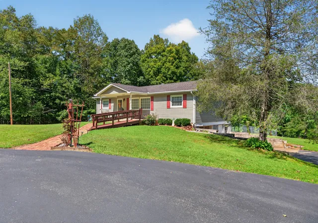 Photo 4 of Single family home for sale at 5440 Highway 49 W, Vanleer, TN 37181 | MLS# 3597389 | Listing updated on 2026-09-23