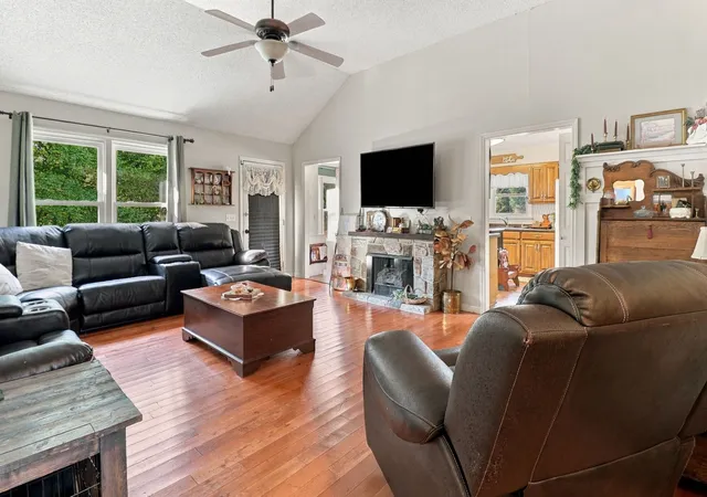Photo 4 of Single family home for sale at 268 Timberlake Dr, Estill Springs, TN 37330 | MLS# 3596104 | Listing updated on 2026-09-23