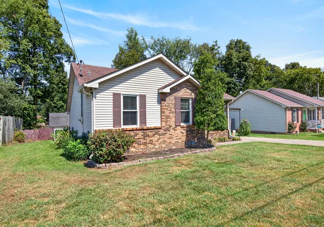 Photo 3 of Single family home for sale at 217 Westlynn Dr, Lebanon, TN 37087 | MLS# 3597414 | Listing updated on 2026-09-22