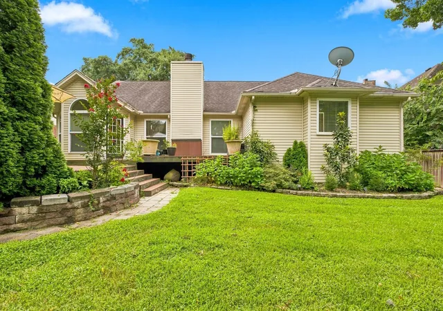 Photo 3 of Single family home for sale at 1605 Glen Trl Dr, Mount Juliet, TN 37122 | MLS# 3596355 | Listing updated on 2026-10-01