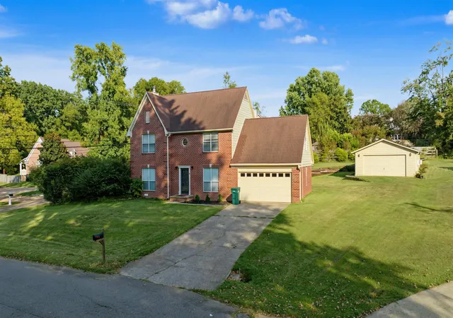 Photo 2 of Single family home for sale at 6 Glen Echo Dr, Jackson, TN 38305 | MLS# 3595666 | Listing updated on 2026-10-12
