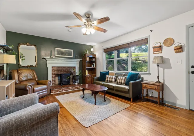 Photo 3 of Single family home for sale at 2211 Dividing Ridge Cemetery Rd, Soddy Daisy, TN 37379 | MLS# 3595776 | Listing updated on 2026-10-04
