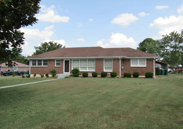 Photo 1 of Single family home for sale at 918 Midway St, Lewisburg, TN 37091 | MLS# 3596186 | Listing updated on 2026-09-21