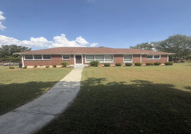 Photo 2 of Single family home for sale at 918 Midway St, Lewisburg, TN 37091 | MLS# 3596186 | Listing updated on 2026-09-21