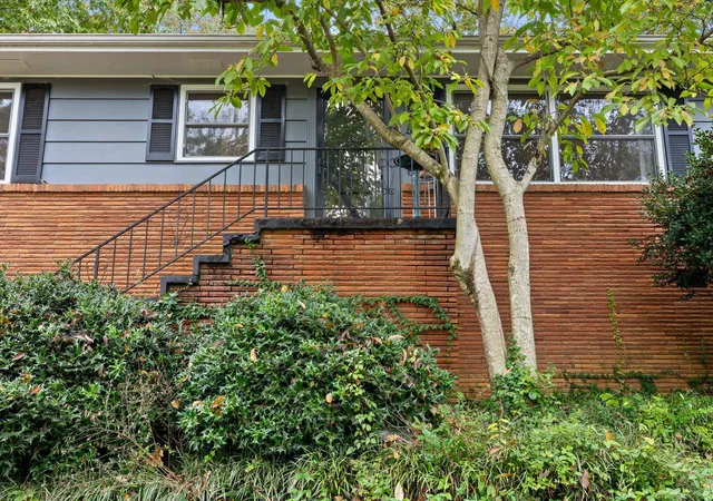Photo 1 of Single family home for sale at 2526 Avalon Cir, Chattanooga, TN 37415 | MLS# 3596129 | Listing updated on 2026-10-09