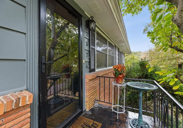 Photo 3 of Single family home for sale at 2526 Avalon Cir, Chattanooga, TN 37415 | MLS# 3596129 | Listing updated on 2026-10-09