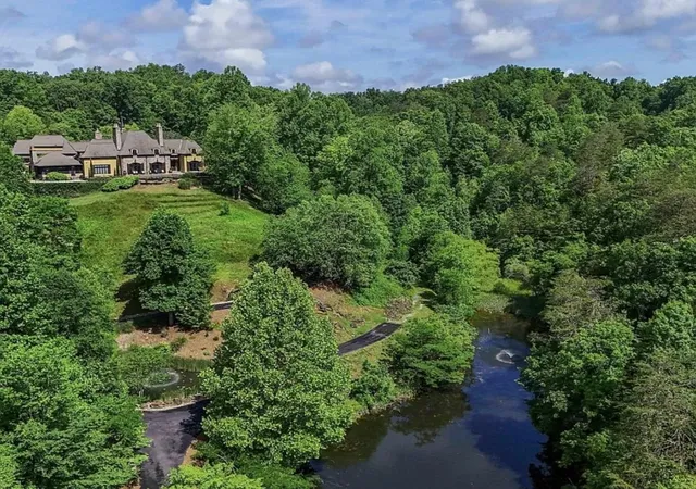Photo 3 of Mansion for sale at 255 Villa Segrata N Ridge Rd, Sevierville, TN 37876 | MLS# 3597656 | Listing updated on 2026-09-30