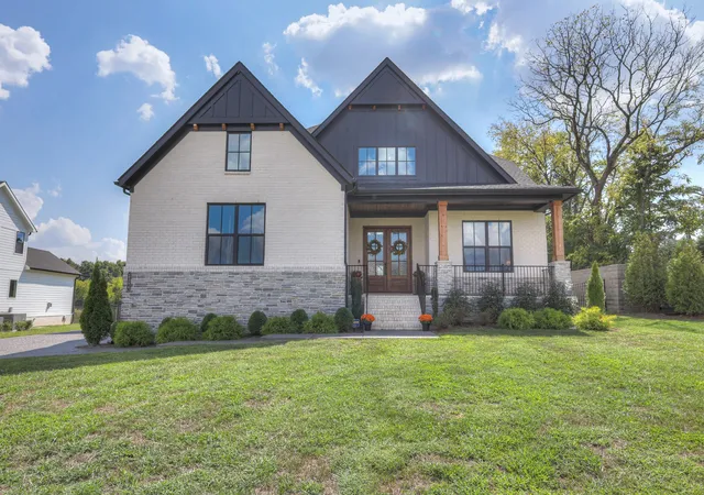 Photo 1 of Single family home for sale at 3384 Sarah Bee Ln, Thompsons Station, TN 37179 | MLS# 3596213 | Listing updated on 2026-09-27