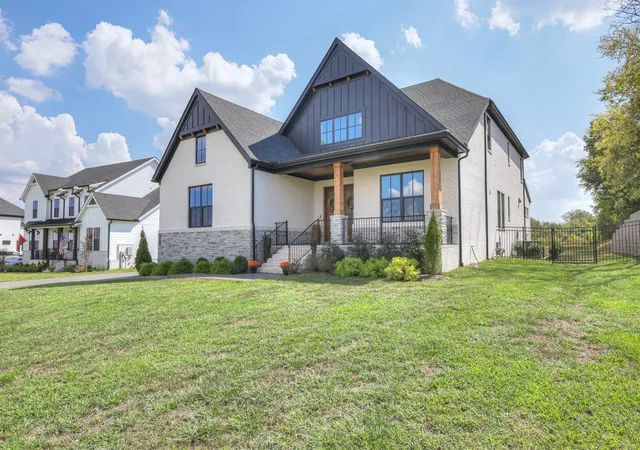 Photo 3 of Single family home for sale at 3384 Sarah Bee Ln, Thompsons Station, TN 37179 | MLS# 3596213 | Listing updated on 2026-09-27