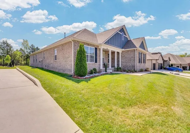 Photo 2 of Single family home for sale at 309 Greymoor Ln, Cookeville, TN 38501 | MLS# 3596153 | Listing updated on 2026-09-23