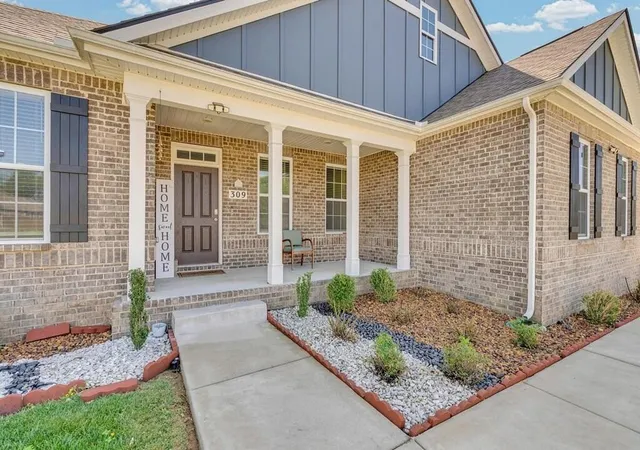 Photo 3 of Single family home for sale at 309 Greymoor Ln, Cookeville, TN 38501 | MLS# 3596153 | Listing updated on 2026-09-23