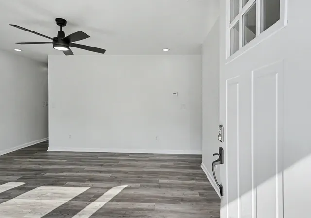 Photo 3 of Single family home for sale at 572 Donna Dr, Clarksville, TN 37042 | MLS# 3597154 | Listing updated on 2026-09-21