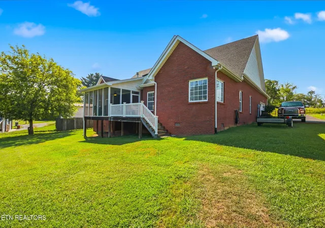 Photo 3 of Single family home for sale at 622 Pleasant Hl Rd, Maryville, TN 37803 | MLS# 3596169 | Listing updated on 2026-09-19