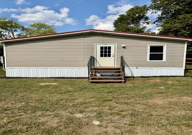 Photo 3 of Manufactured home for sale at 4696 Highway 11 S, Riceville, TN 37370 | MLS# 3596183 | Listing updated on 2026-10-02