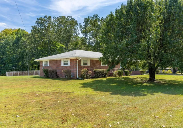 Photo 3 of Single family home for sale at 506 Graysville Rd, Ringgold, GA 30736 | MLS# 3596180 | Listing updated on 2026-10-26