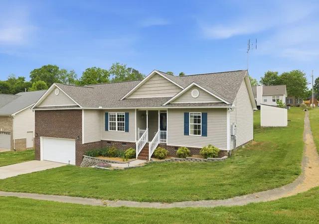 Photo 1 of Single family home for sale at 218 Shady Dr, Columbia, TN 38401 | MLS# 3596196 | Listing updated on 2026-09-29