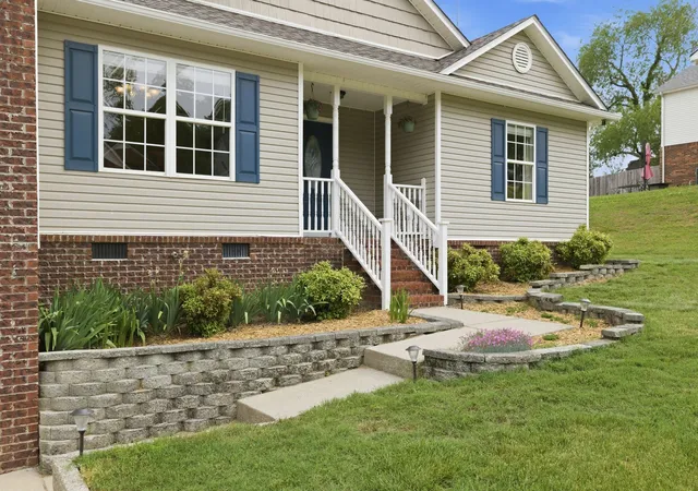 Photo 3 of Single family home for sale at 218 Shady Dr, Columbia, TN 38401 | MLS# 3596196 | Listing updated on 2026-09-29