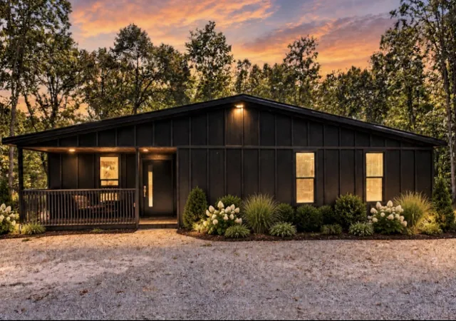 Photo 1 of Single family home for sale at 332 Meadow Ln, Altamont, TN 37301 | MLS# 3596201 | Listing updated on 2026-10-01
