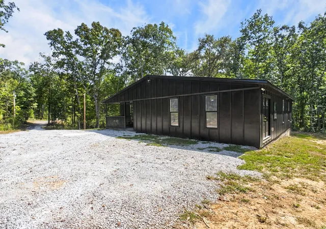 Photo 4 of Single family home for sale at 332 Meadow Ln, Altamont, TN 37301 | MLS# 3596201 | Listing updated on 2026-10-01