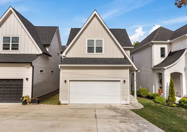 Photo 3 of Single family home for sale at 1910b Hutton Dr, Nashville, TN 37210 | MLS# 3596249 | Listing updated on 2026-10-11