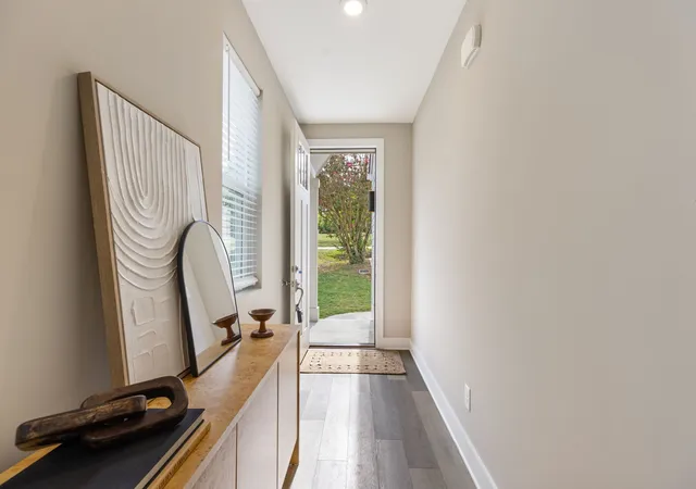 Photo 3 of Single family home for sale at 1910b Hutton Dr, Nashville, TN 37210 | MLS# 3596249 | Listing updated on 2026-10-11