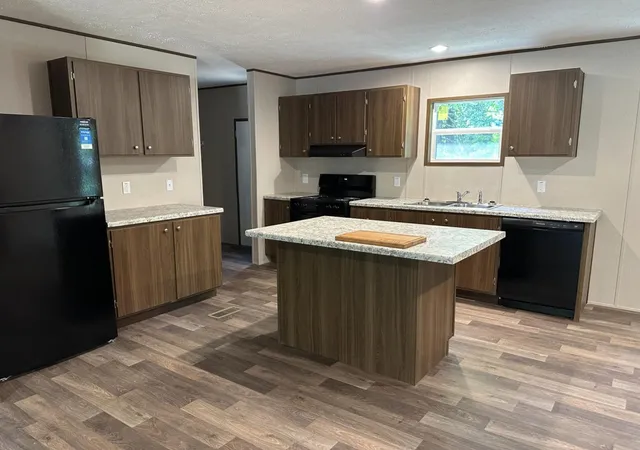 Photo 3 of Manufactured home for sale at 29 West Dr, Rossville, GA 30741 | MLS# 3596307 | Listing updated on 2026-10-06