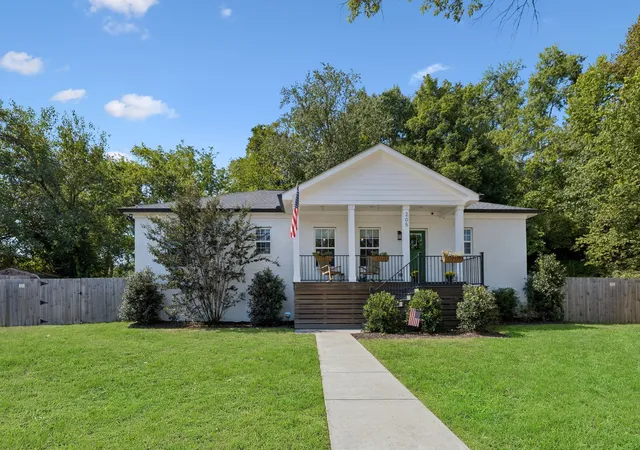 Photo 2 of Single family home for sale at 205 Morganmeade Ct, Nashville, TN 37216 | MLS# 3596278 | Listing updated on 2026-10-02