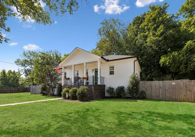 Photo 3 of Single family home for sale at 205 Morganmeade Ct, Nashville, TN 37216 | MLS# 3596278 | Listing updated on 2026-10-02