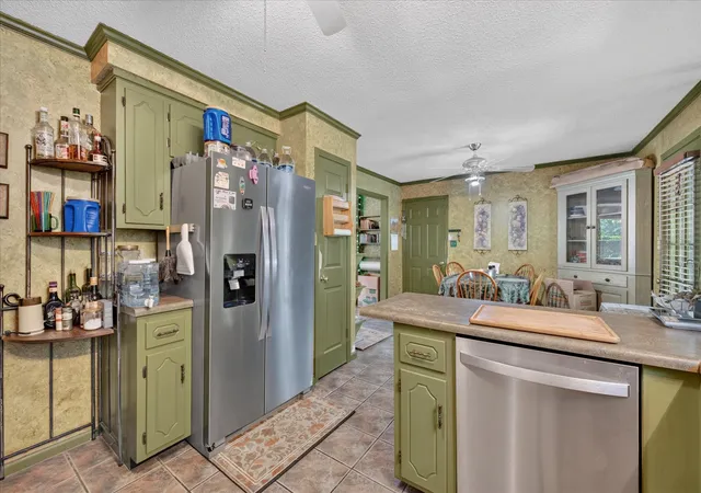 Photo 3 of Single family home for sale at 2220 Jan Dr, Clarksville, TN 37043 | MLS# 3596942 | Listing updated on 2026-09-21