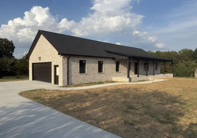Photo 3 of Single family home for sale at 155 Applehill Dr, Lafayette, TN 37083 | MLS# 3598652 | Listing updated on 2026-09-24