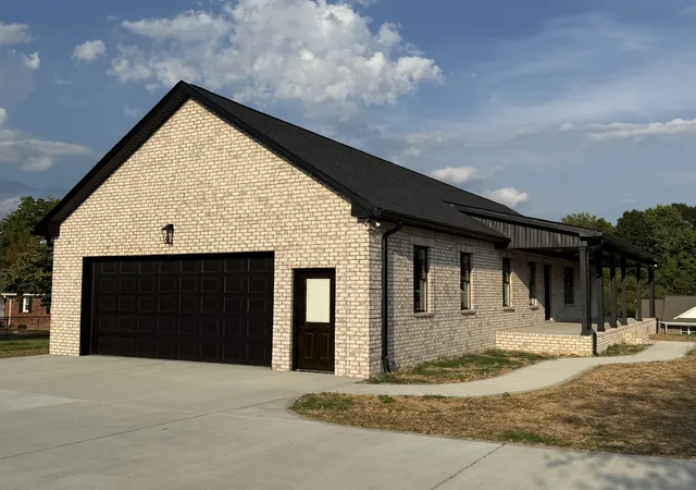 Photo 4 of Single family home for sale at 155 Applehill Dr, Lafayette, TN 37083 | MLS# 3598652 | Listing updated on 2026-09-24