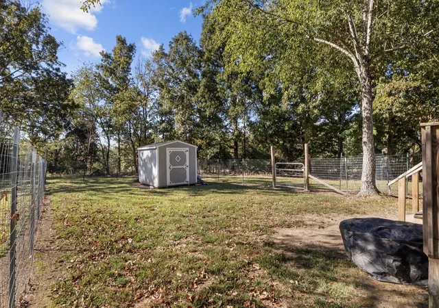 Photo 1 of Single family home for sale at 3735 Old Nashville Hwy, Mc Ewen, TN 37101 | MLS# 3620582 | Listing updated on 2026-10-28
