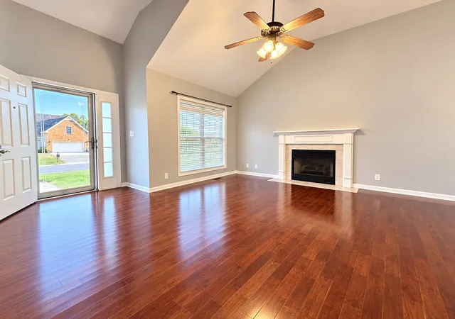 Photo 3 of Single family home for sale at 300 Fair Hvn Dr, Clarksville, TN 37043 | MLS# 3596289 | Listing updated on 2026-09-19