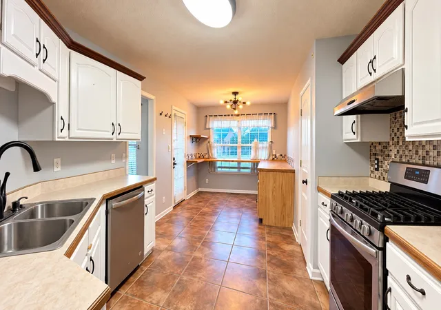 Photo 4 of Single family home for sale at 300 Fair Hvn Dr, Clarksville, TN 37043 | MLS# 3596289 | Listing updated on 2026-09-19
